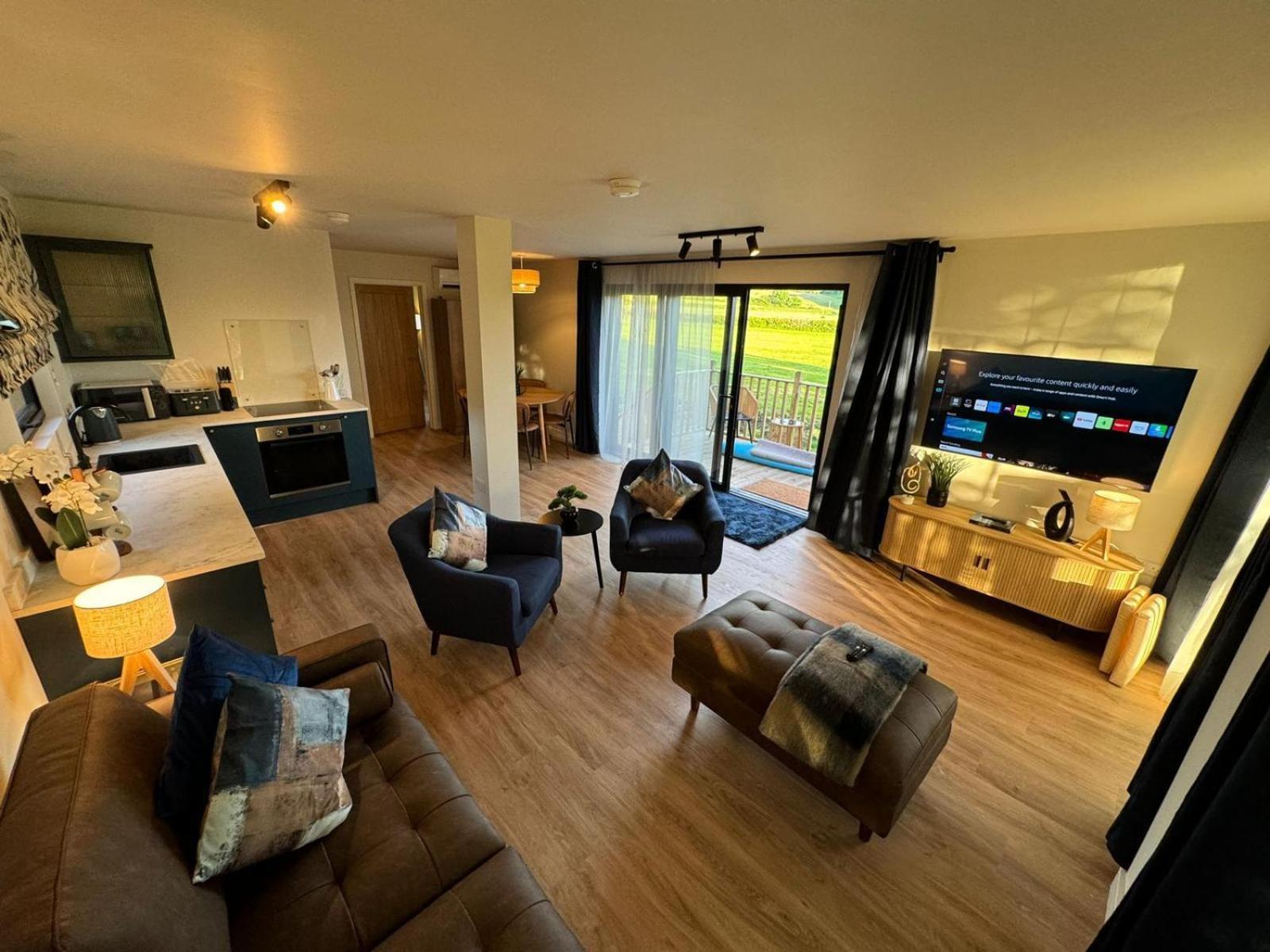 Unbox At Poplar Tree Vila Durham Exterior foto